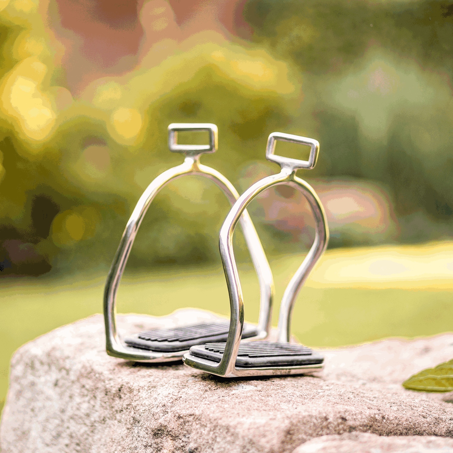 Island Steigbügel mit schwarzer Einlage 120 mm Trittweite | 4425612256.png | 1731066865