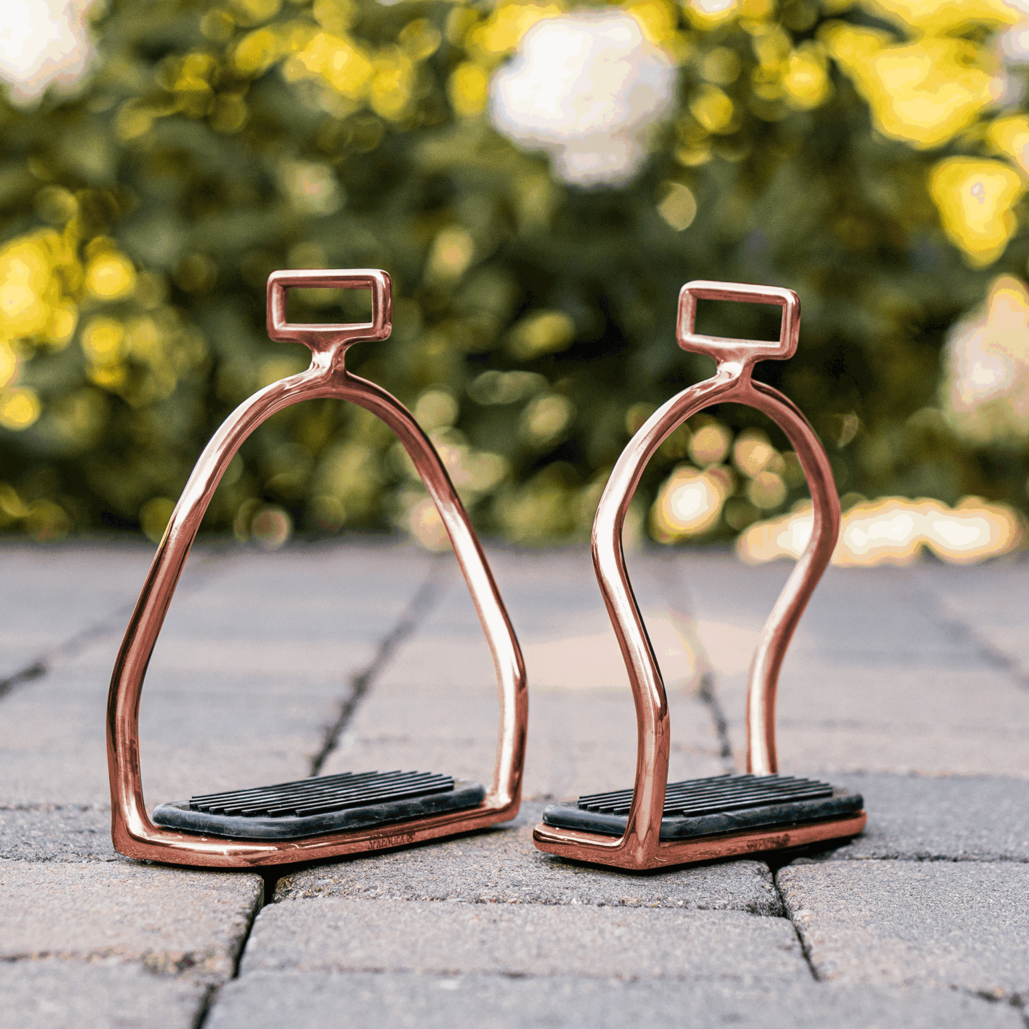 Island Steigbügel mit schwarzer Einlage 120 mm Trittweite | 44256_58_01.png | 1731066901