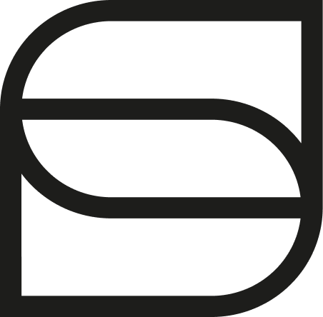 Diagramm des Buchstabens "S", das aus geschwungenen Linien und geometrischen Formen besteht. Die Linien sind in sanften Bögen angeordnet und vermitteln ein modernes, minimalistisches Design. Der Hintergrund ist transparent, sodass der Fokus auf dem stilisierten "S" liegt.