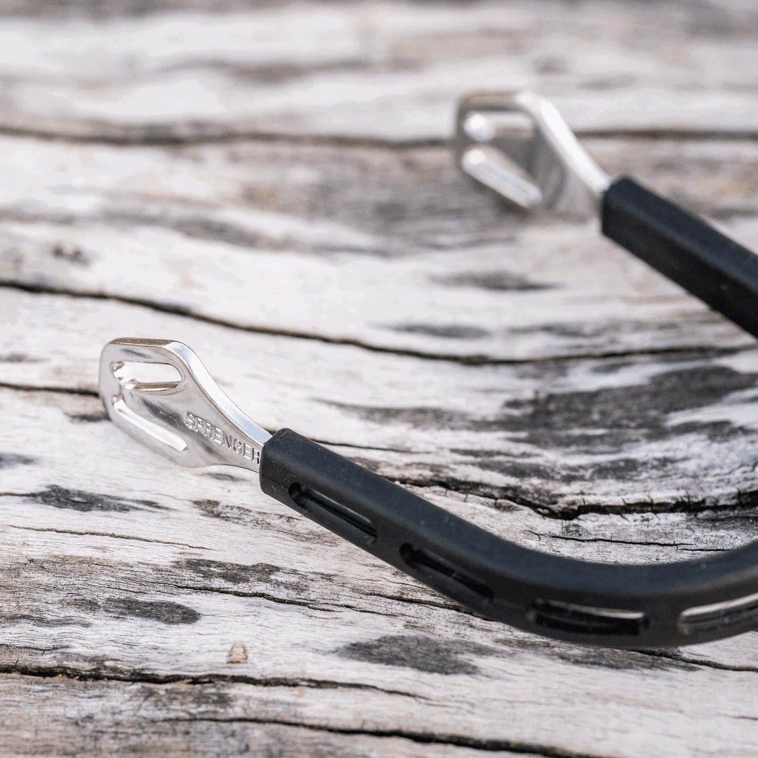 ULTRA fit EXTRA GRIP Sporen Edelstahl rostfrei 40 mm abgerundet mit Sonnenrad | Extra_Grip.png | 1731069311